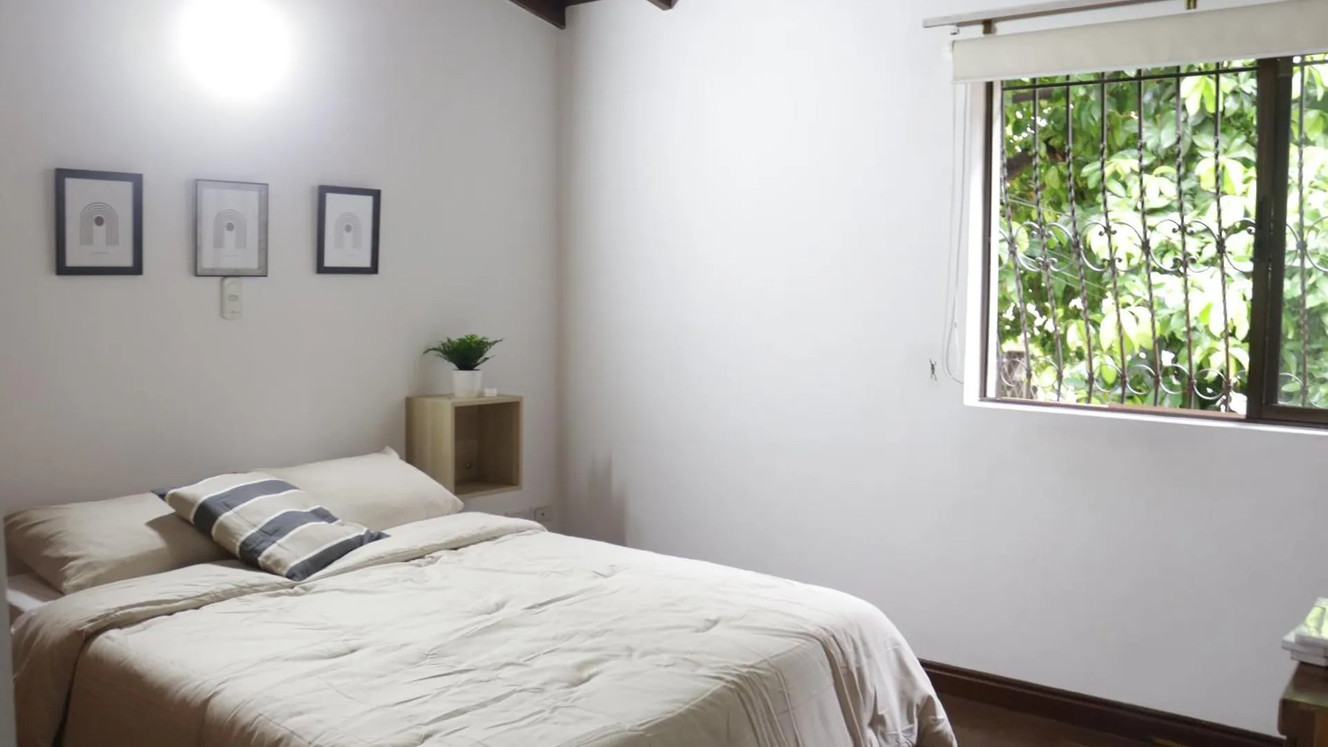 Homestay Casa Serene - Habitacion Savia Medellin